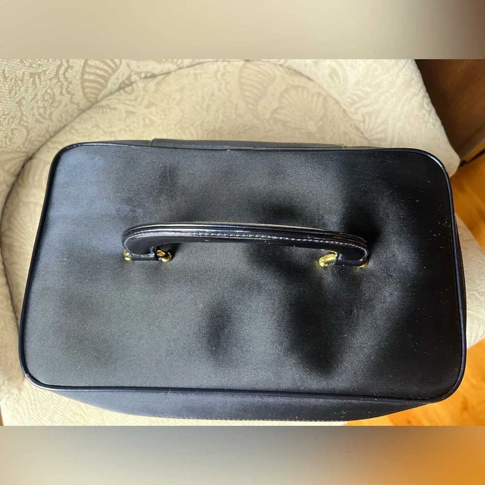 Estée Lauder Navy Train Case Gold Hardware Structured Large Makeup Vanity Box